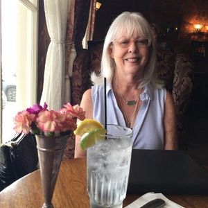 Meet your Posher, Laura